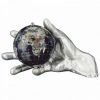 Статуэтка "Рука с глобусом" от Brunel