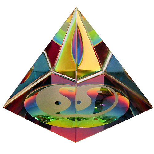 Сувенир Пирамида Инь-Янь цветная 6 см хрусталь